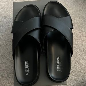 Black Stacy adams criss cross slipper